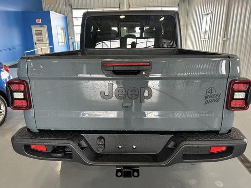 2025 Jeep Gladiator Willys