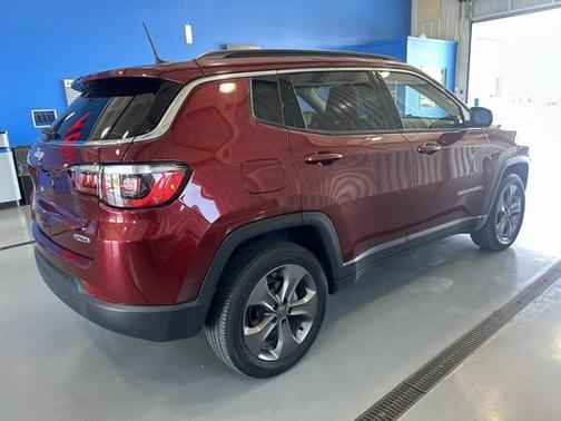 2022 Jeep Compass Latitude Lux