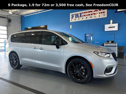 2026 Chrysler Pacifica L