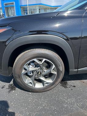 Mosaic Black Metallic 2026 Chevrolet Trax LT