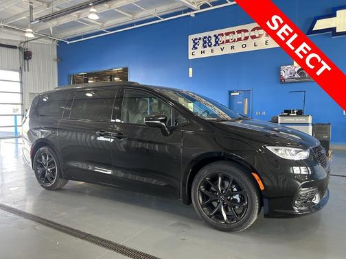 2026 Chrysler Pacifica L