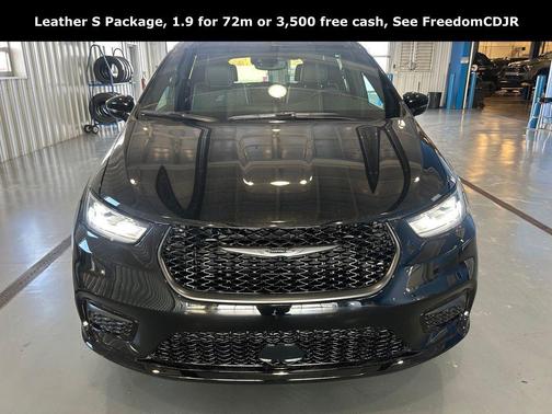 2026 Chrysler Pacifica L