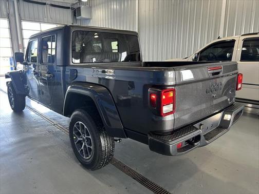 2025 Jeep Gladiator Sport S