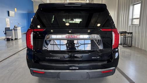 2022 GMC Yukon XL SLT