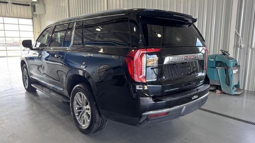 2022 GMC Yukon XL SLT