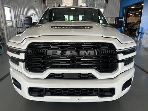 2026 RAM 2500 Laramie Crew Cab 4x4 6'4' Box