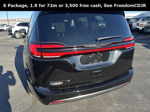 2026 Chrysler Pacifica L