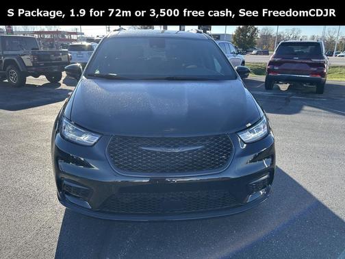 2026 Chrysler Pacifica L