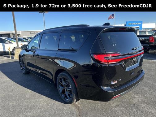 2026 Chrysler Pacifica L