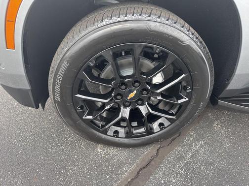 Sterling Gray Metallic 2026 Chevrolet Suburban Premier