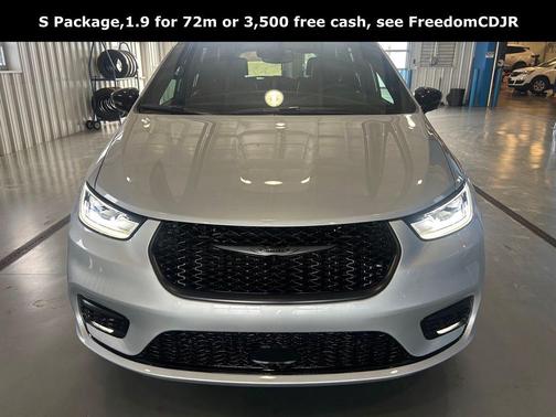 2026 Chrysler Pacifica L