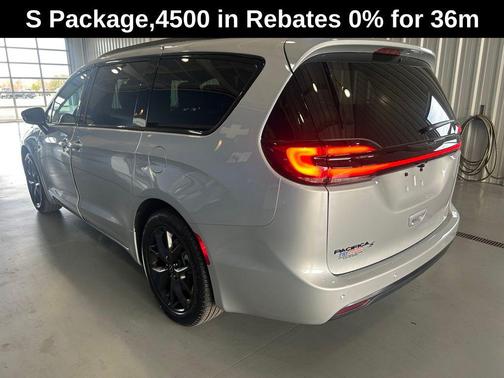 Silver Mist Clearcoat 2026 Chrysler Pacifica L