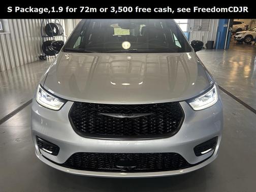 2026 Chrysler Pacifica L