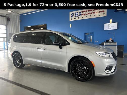 2026 Chrysler Pacifica L