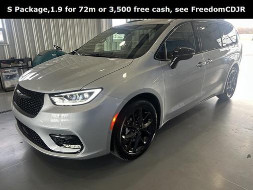 2026 Chrysler Pacifica L