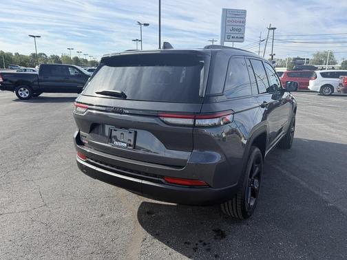 2025 Jeep Grand Cherokee Altitude