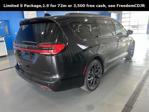 2026 Chrysler Pacifica Limited