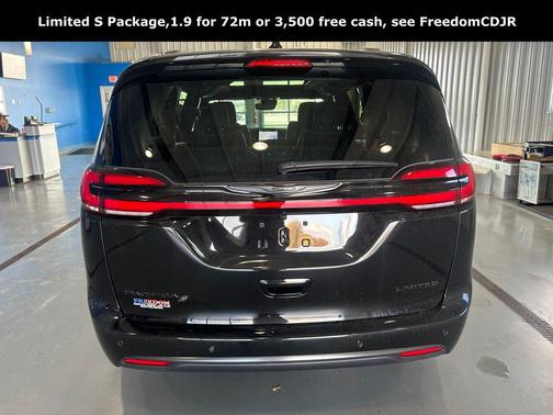 2026 Chrysler Pacifica Limited