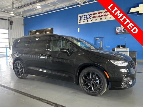 2026 Chrysler Pacifica Limited