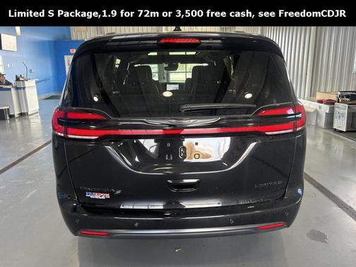 2026 Chrysler Pacifica Limited