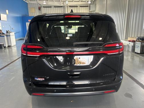 2026 Chrysler Pacifica Limited