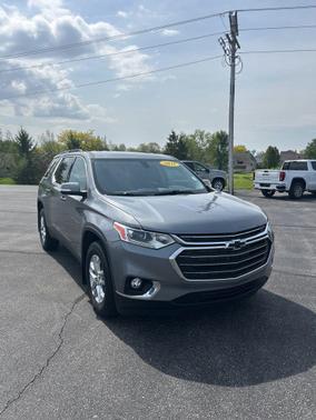 Satin Steel Metallic 2021 Chevrolet Traverse LT Cloth