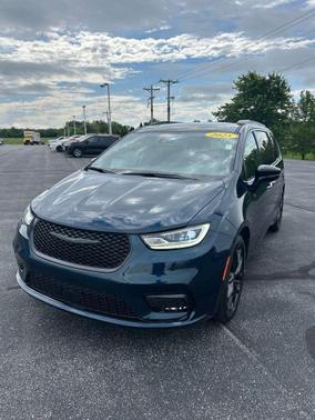 Fathom Blue Pearlcoat 2025 Chrysler Pacifica Limited