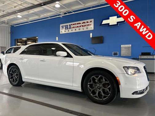2018 Chrysler 300 S