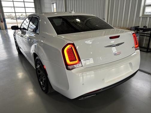 2018 Chrysler 300 S