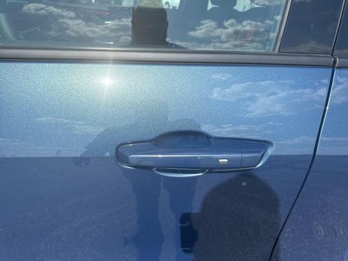 Lakeshore Blue Metallic 2026 Chevrolet Traverse RS