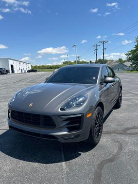 Volcano Grey Metallic 2017 Porsche Macan Macan GTS