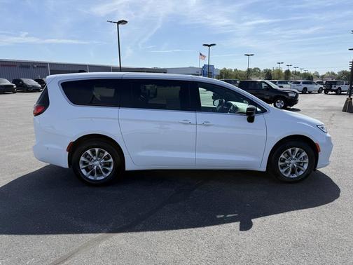 2025 Chrysler Pacifica L