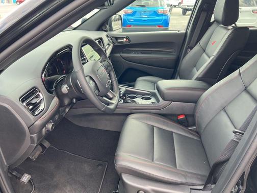 DB Black Crystal Clearcoat 2026 Dodge Durango GT Plus