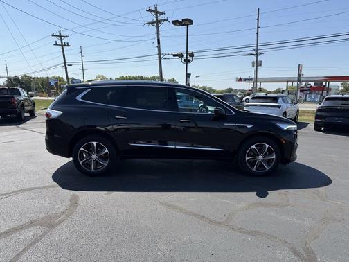 2022 Buick Enclave FWD Essence