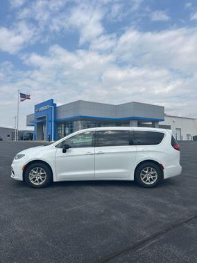 2025 Chrysler Pacifica L