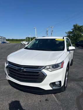 Summit White 2019 Chevrolet Traverse LT Cloth