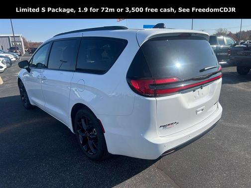 2026 Chrysler Pacifica Limited