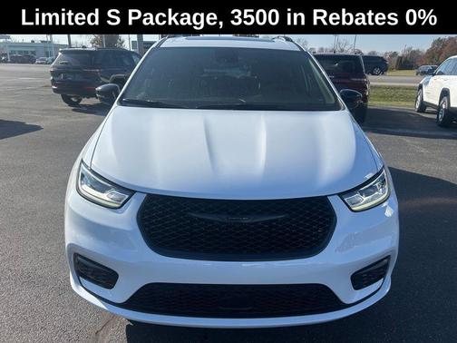 Bright White Clearcoat 2026 Chrysler Pacifica Limited