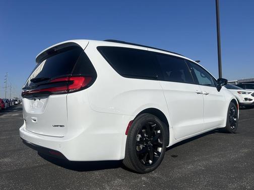 2026 Chrysler Pacifica Limited