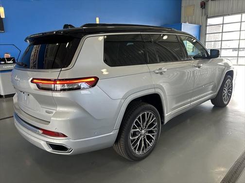 2025 Jeep Grand Cherokee L Summit Reserve