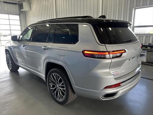 2025 Jeep Grand Cherokee L Summit Reserve