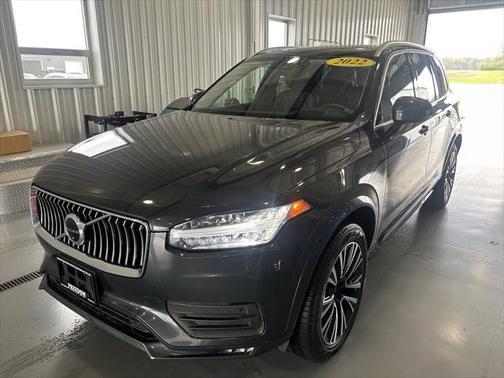 2022 Volvo XC90 T5 Momentum