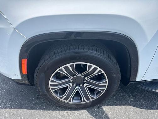 Bright White Clearcoat 2023 Jeep Wagoneer L Series II 4x4