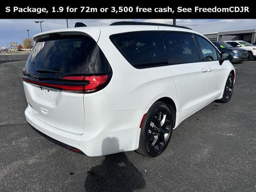 2026 Chrysler Pacifica L