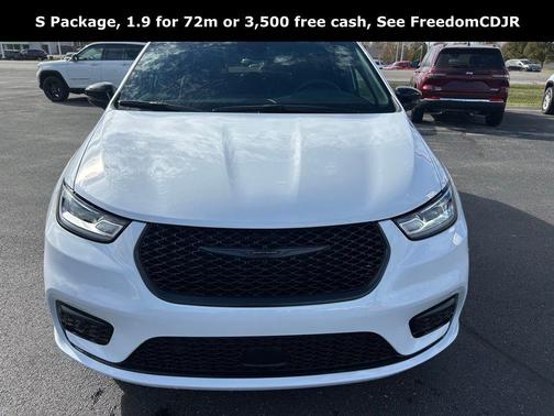 2026 Chrysler Pacifica L