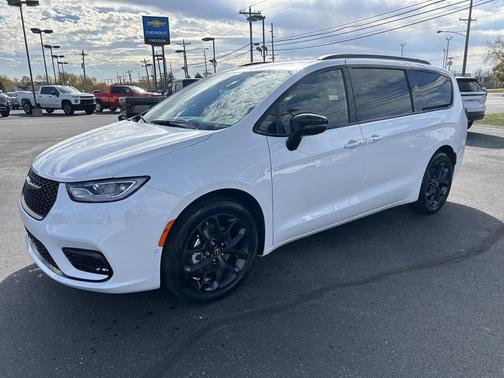 2026 Chrysler Pacifica L