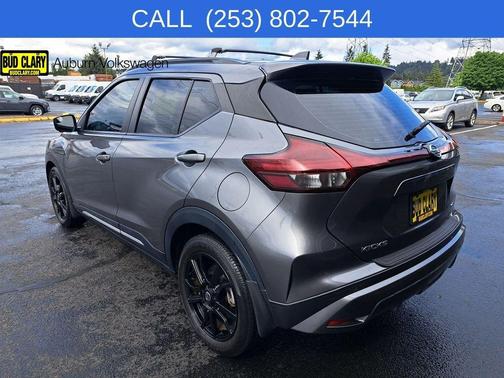 Gun Metallic 2021 Nissan Kicks SR