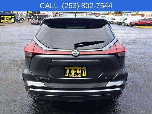 Gun Metallic 2021 Nissan Kicks SR