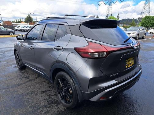 Gun Metallic 2021 Nissan Kicks SR