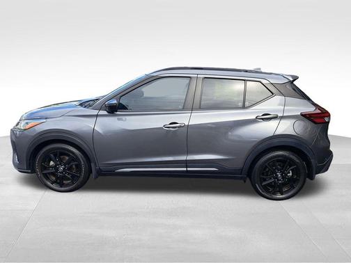 Gun Metallic 2021 Nissan Kicks SR